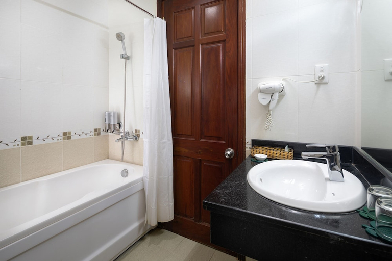 Bathroom 4, Corvin Hotel, Ho Chi Minh City