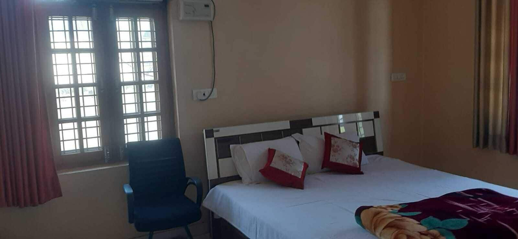 Room 3, Hotel Shivdham, Lucknow