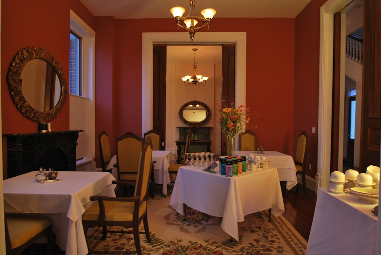 Food & Drinks 4, Grand Center Inn, Saint Louis