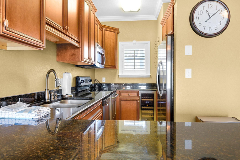 Private kitchen 3, Baywatch E5, Escambia