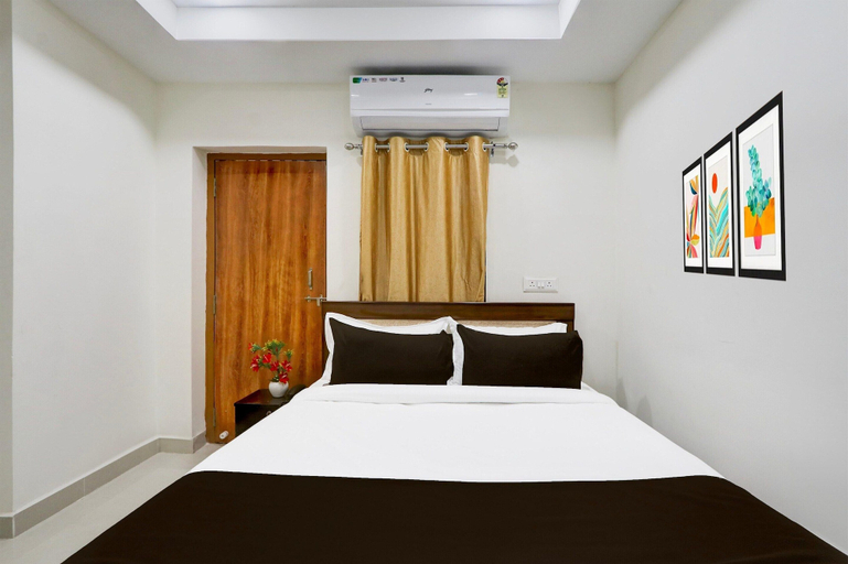Room 5, Deluxenest Guest House, Hyderabad
