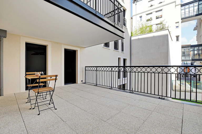 Outdoor dining 3, Elegant Appt - 1bdr/2p - Near Paris & La Defense, Hauts-de-Seine
