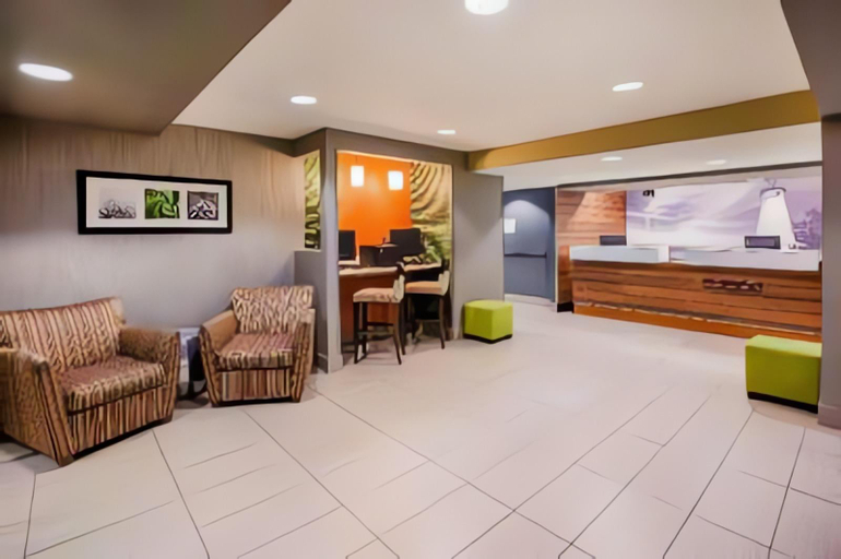 Public Area 2, La Quinta Inn & Suites by Wyndham Erie, Erie