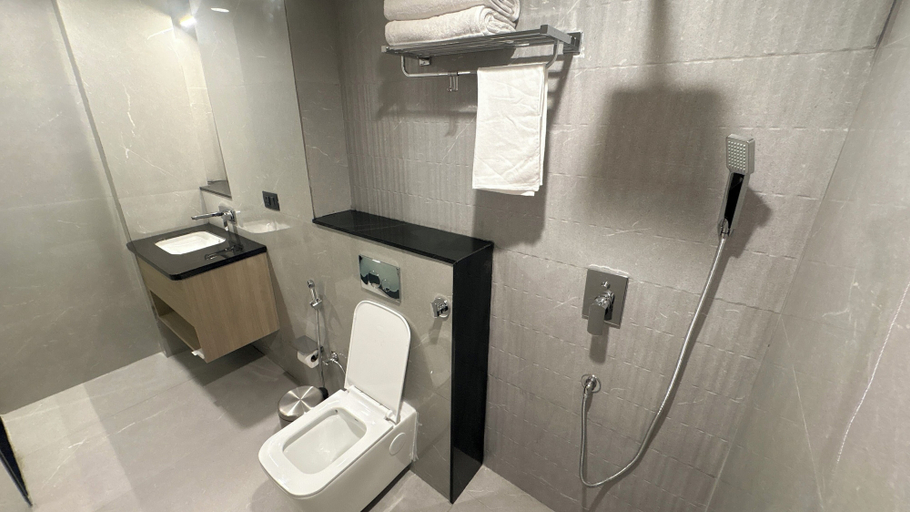 Bathroom 3, Hotel Midas, Sagar