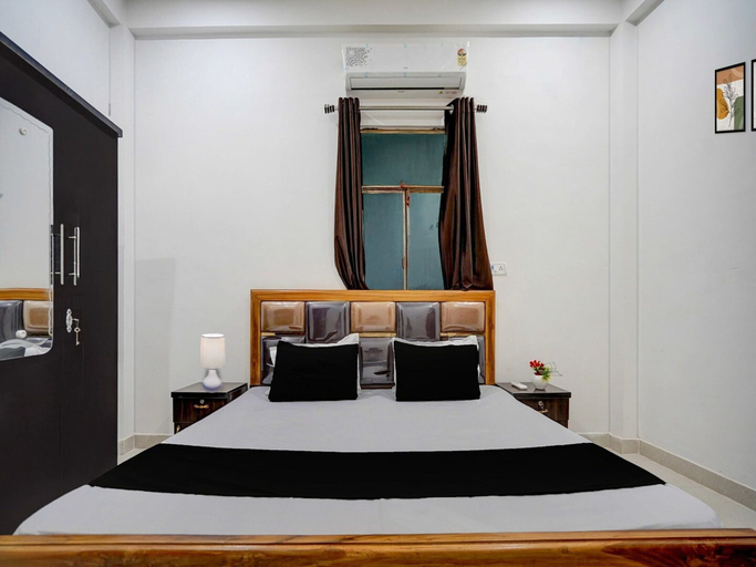 Room 5, Deluxeveni Madhv Inn, Kaushambi