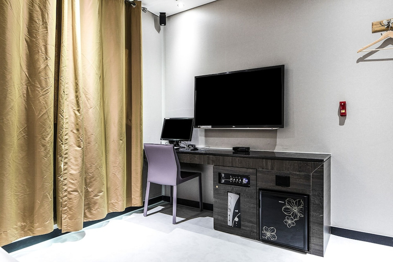 Others 5, Hotel Bella, Hwaseong