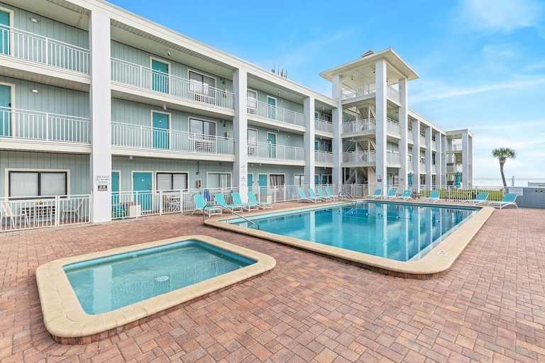 Sport & Beauty 2, Coastal Waters 209 - The Octopus Unit, Volusia