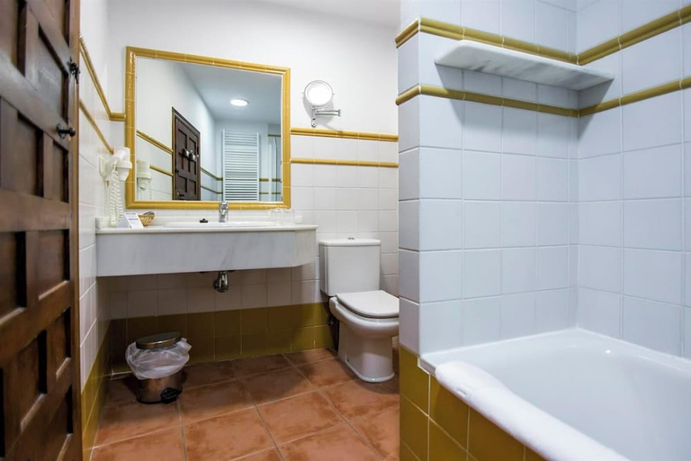 Bathroom 3, Posada de San José, Cuenca