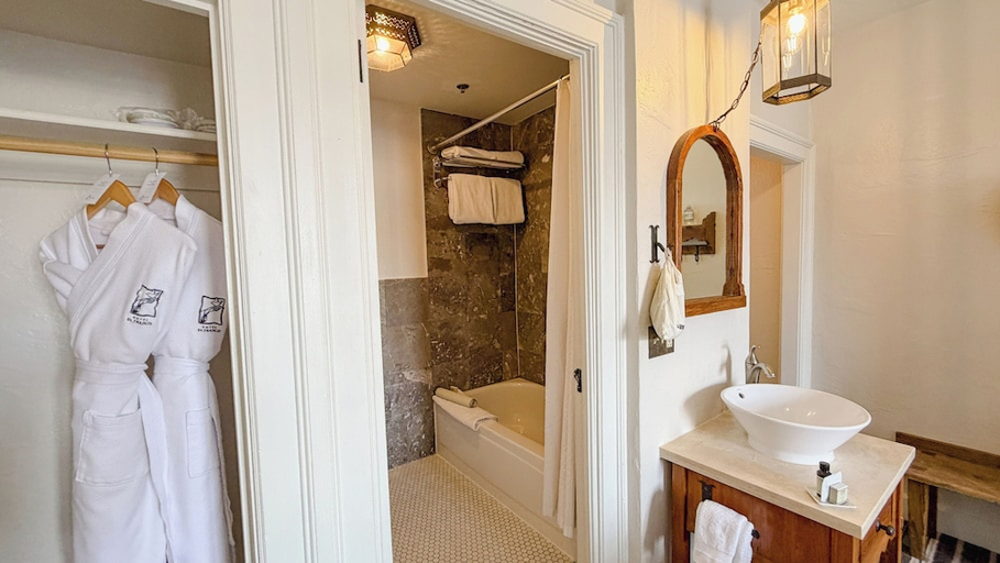 Bathroom 4, Hotel St. Francis - Heritage Hotels and Resorts, Santa Fe