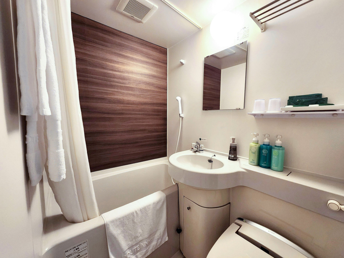 Bathroom 4, Hotel Route-Inn Kameyama Inter, Kameyama