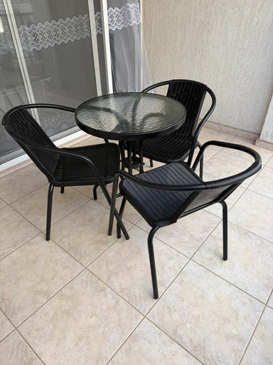Outdoor dining, The Sun Whisper