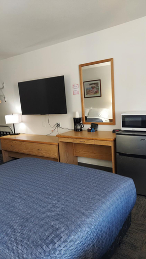 Bedroom 2, Coeur D' Alene Budget Saver Motel, Kootenai