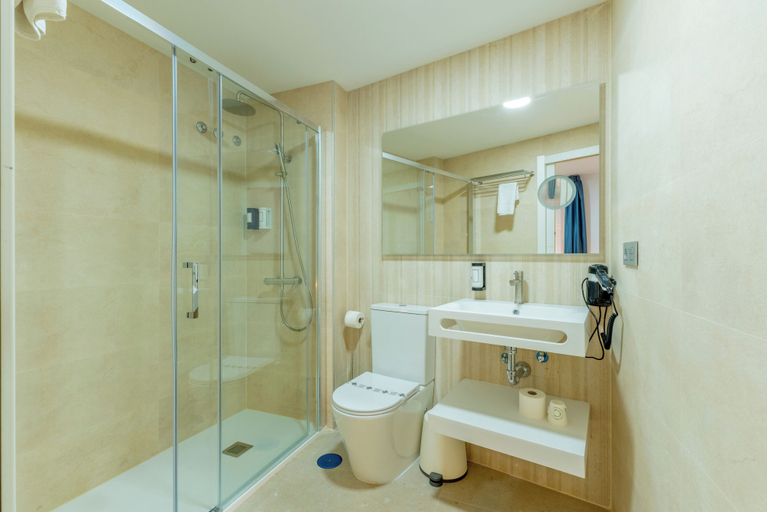 Bathroom 5, Apartamentos Globus by Be Alicante, Alicante