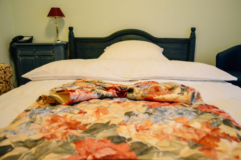 Bedroom 2, Arena Stadt Munchen, München
