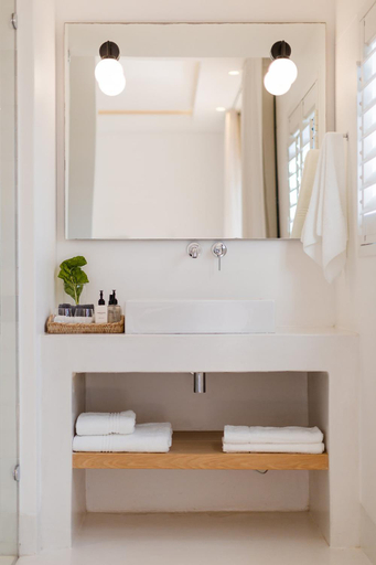 Bathroom 4, Barrington S, Eden