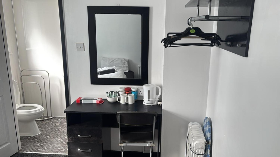 Bathroom 2, Boomerang Blackpool, Blackpool