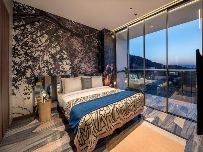 Bedroom, Oxford Golf Resort, Pune