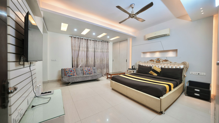 Room 4, Rustam Villa, Gurgaon