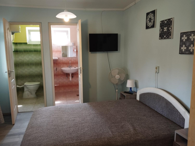 Bedroom 2, Negy Evszak Vendeghaz, Fonyód
