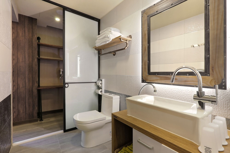 Bathroom 4, Monster Village Hotel, Nantou