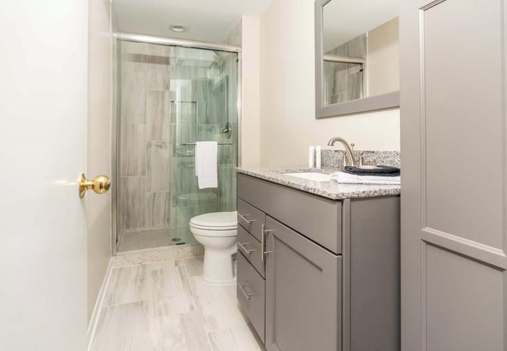 Bathroom 3, Lakeside Living at Abbey Springs - Pools & Beach!, Walworth