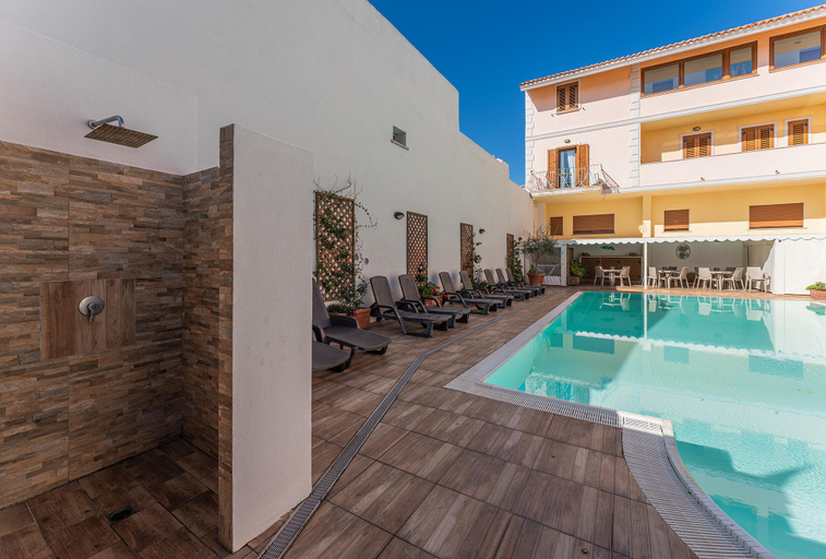 Sport & Beauty 2, Relaxing Cristal Bedroom apartment sleeps 5, Olbia-Tempio