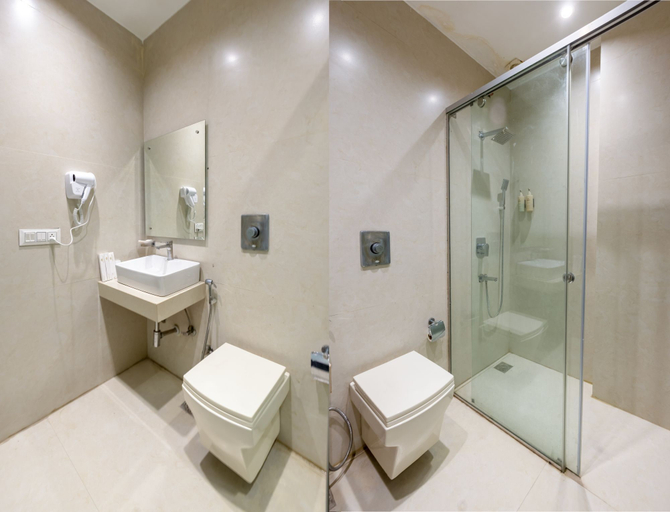 Bathroom 2, Hotel Laffaire Select Near Rajori Metro, Delhi