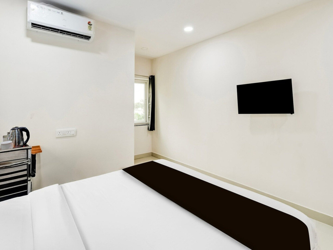 Room 4, Townhouse Near Narsingi Manikonda, Hyderabad
