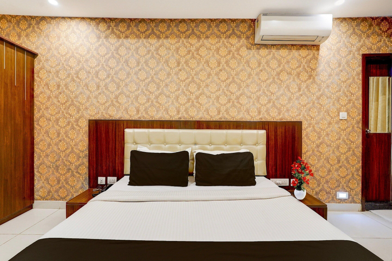Room 3, Deluxeblue Ocean Residency, Bangalore