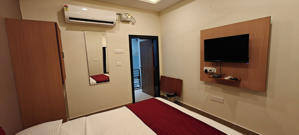 Room 1, AKSHAYA COMFORTS, Visakhapatnam