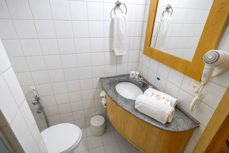 Bathroom 4, Sables Hotel Guarulhos, Guarulhos