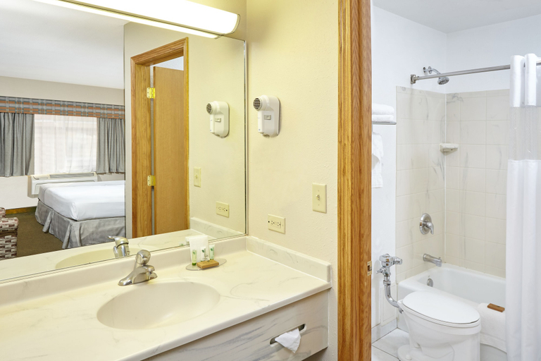 Bathroom 4, Chicago Lake Shore Hotel, Cook