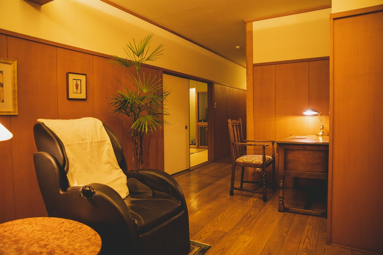 Bedroom 3, Tocen Goshoboh, Nishinomiya