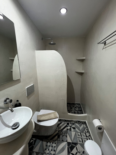 Bathroom 4, Studio Paul's, South Aegean
