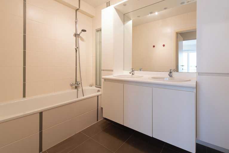 Bathroom 5, Family Spot by the Coastal Trails, West-Vlaanderen