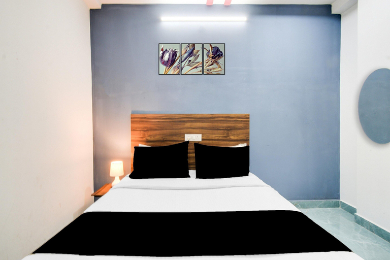 Room 3, Deluxepr Stay Inn, Hyderabad