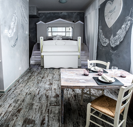Bedroom 4, Butterfly, Lucca
