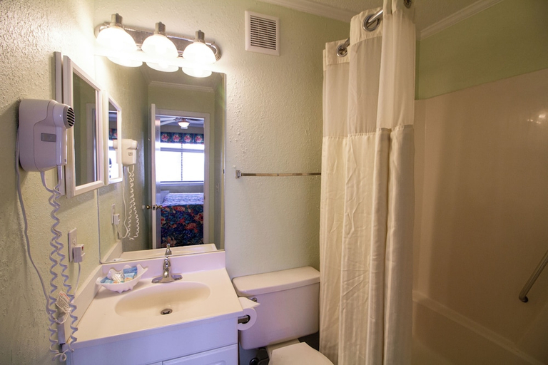 Bathroom 3, Ocean Forest Colony, Horry