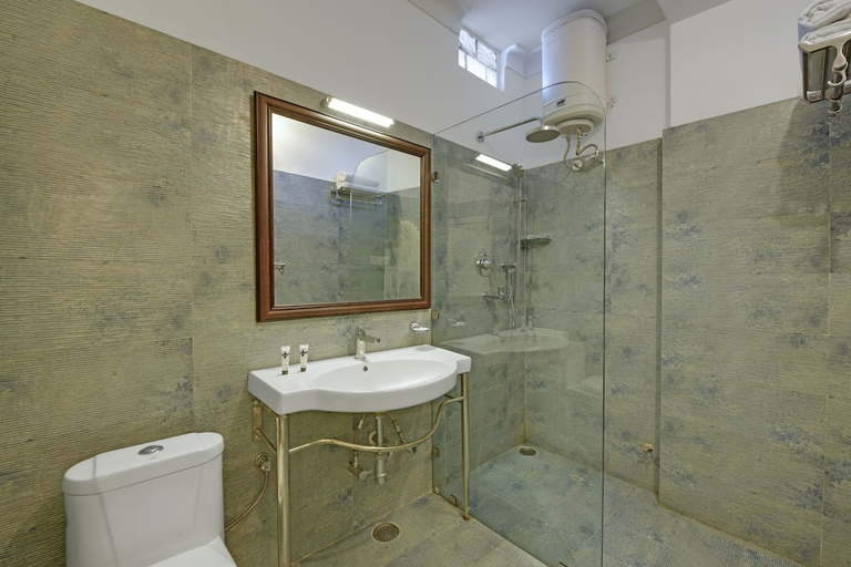 Bathroom 4, Hotel Raj Palace, Udaipur