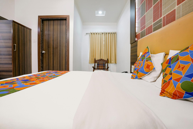 Bedroom 4, HOTEL RATNA PALACE, Ahmadabad