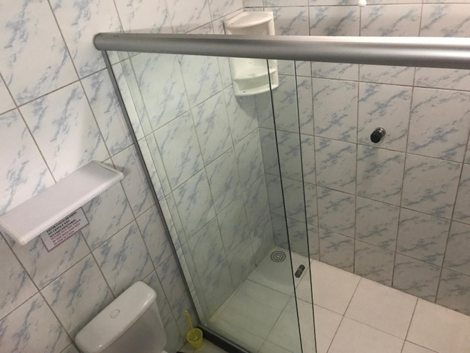 Bathroom 3, Papagaio Hostel & Pousada, Cairu