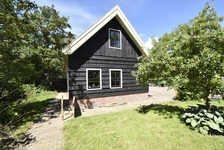 Others 1, Pet-friendly Apartment in Sint Maartensbrug, Zijpe