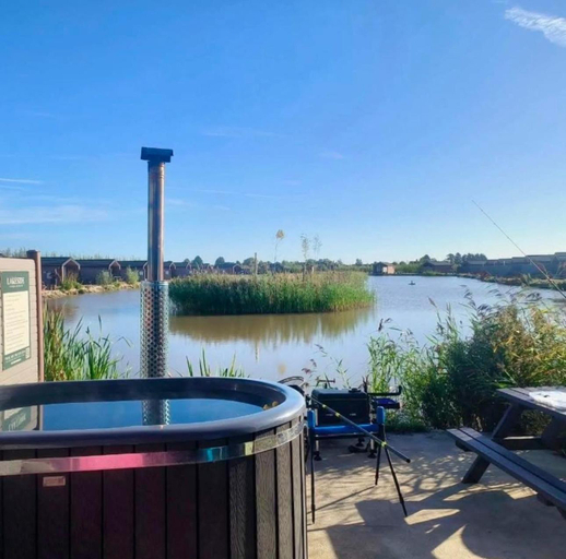 Sport & Beauty 4, Lakeside Fishing Retreats, Lincolnshire
