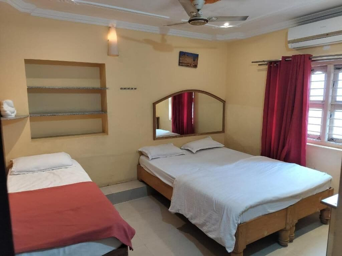 Others 2, Gopi Guest House, Bellary