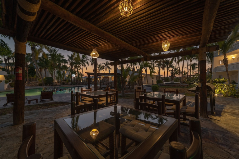 Food & Drinks 5, Club Del Moro Hotel Suites, La Paz