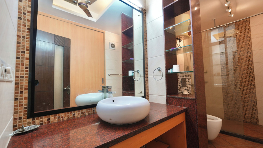 Bathroom 2, Rustam Villa, Gurgaon