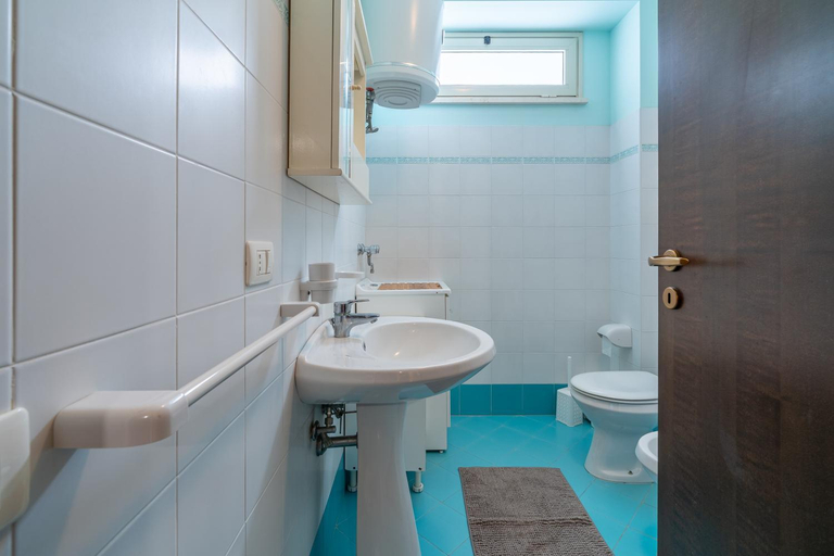 Bathroom 3, Casa Vacanze Antares, Syracuse