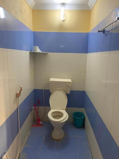 Bathroom 3, Gopi Guest House, Bellary