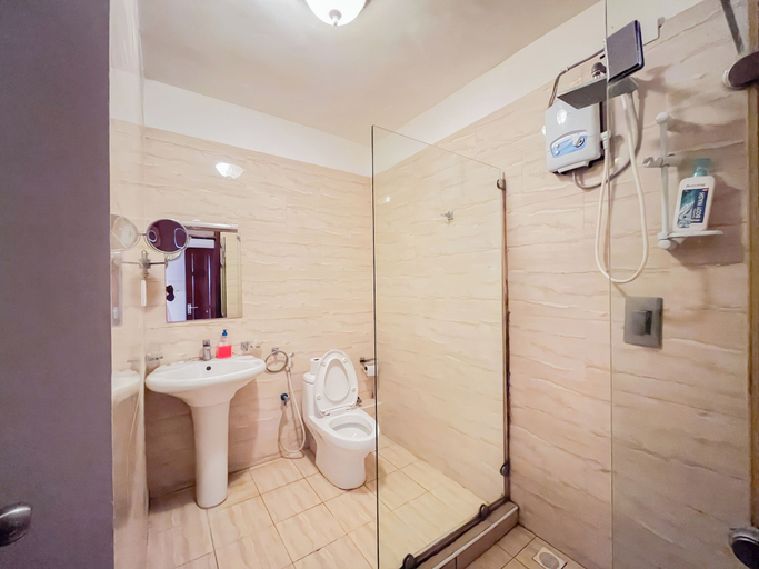 Bathroom, Jujo Beachfront Apartments, Kisauni