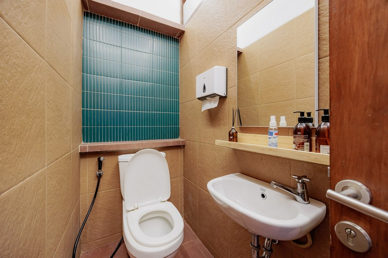 Bathroom 3, Urbanview Rumah Ebo Dago Bandung, Bandung